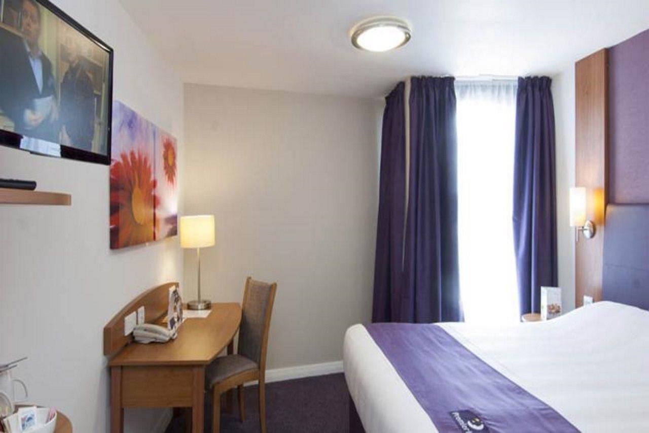 Premier Inn Southampton North Chilworth  Esterno foto